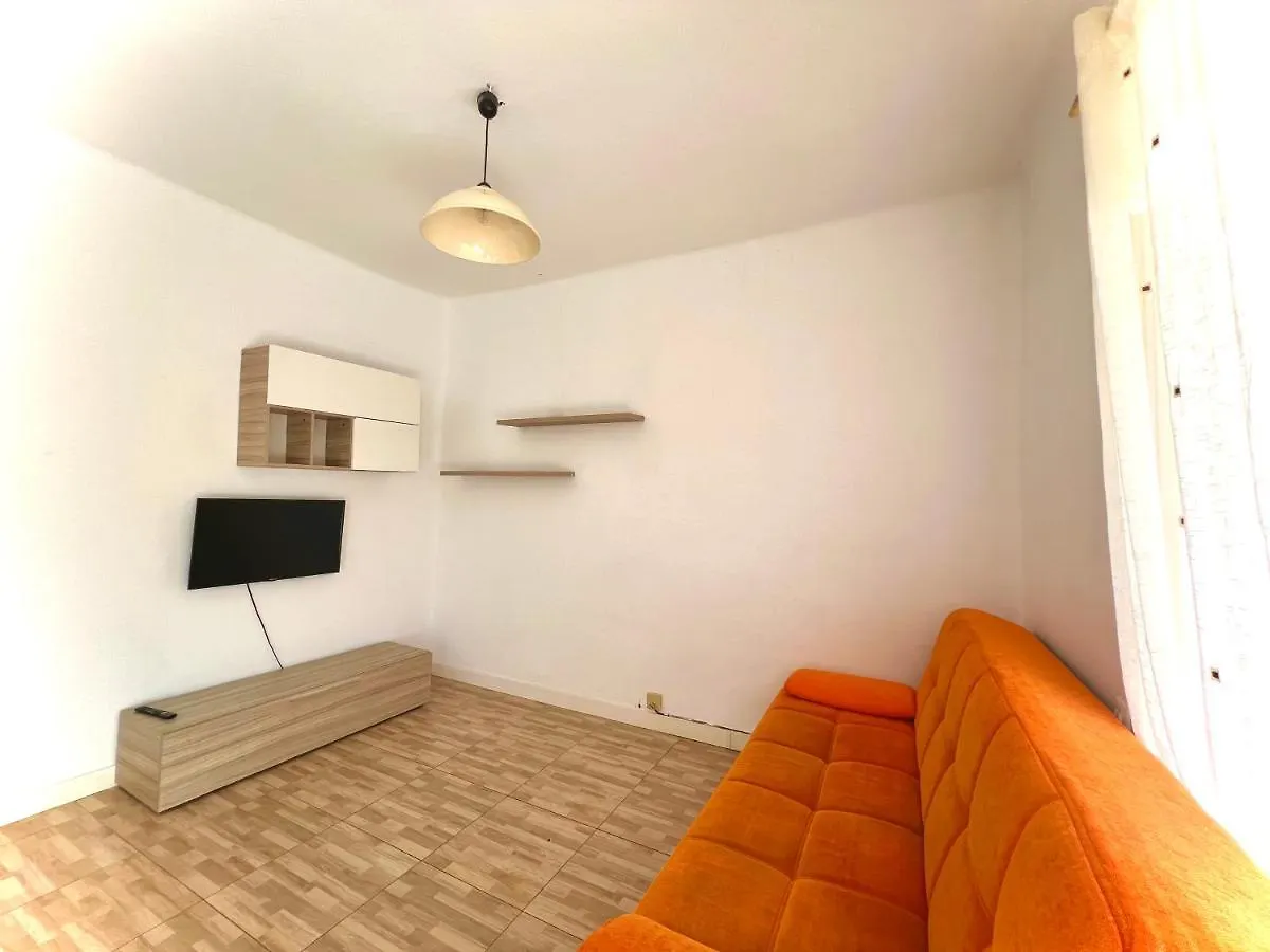 Apartamento Para Grupos De 7 En Carlos Bueigas Salou Spain